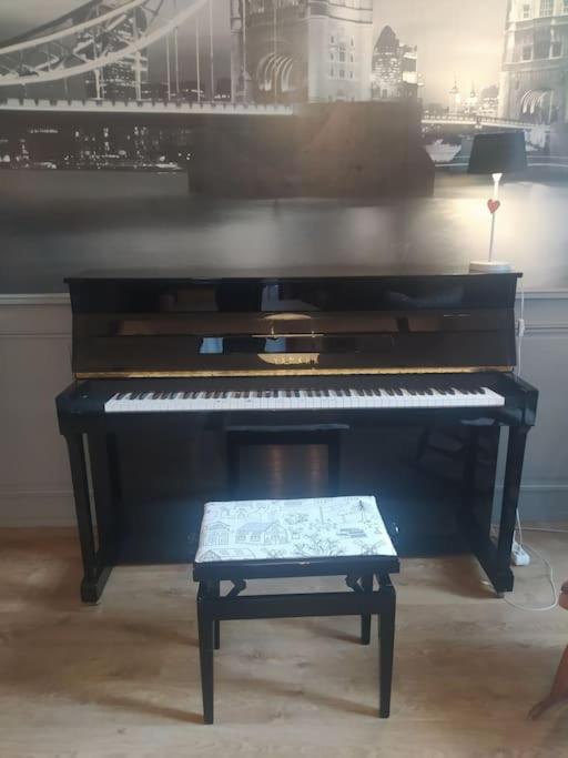 Chambre Dans Appartement De Caractere 多勒 外观 照片